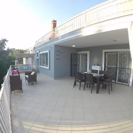 Authentic Sweet Home Kuşadası Soğucak Doğa içerisinde havuzlu lüks 2+1 daire Appartement Kusadası