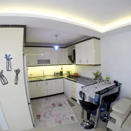 Authentic Sweet Home Kusadasi Sogucak Doga Icerisinde Havuzlu Lueks 2+1 Daire דירה